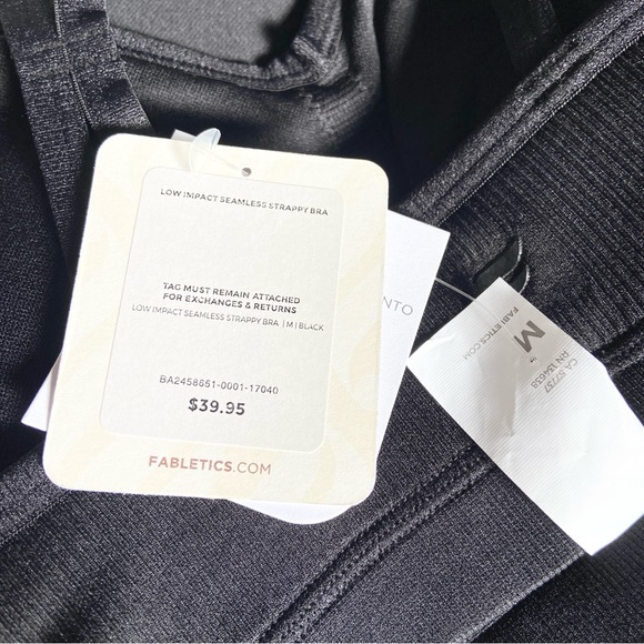 Fabletics Low Impact Seamless Strappy Bra Black - Picture 8 of 9